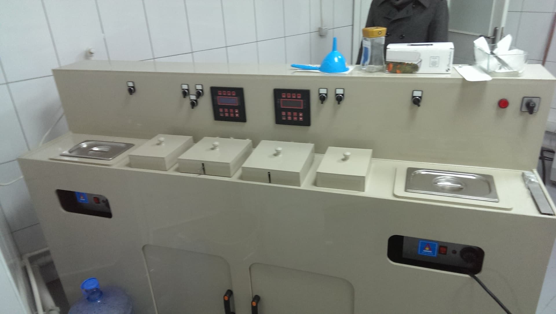 Elektropolisaj sistemi ve proses banyoları