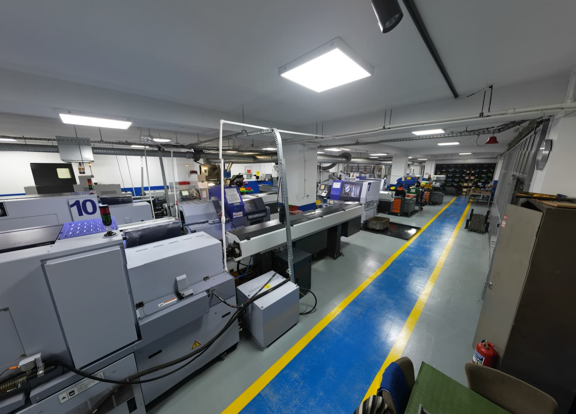 CNC kayar otomat tezgahlarından oluşan makine parkı